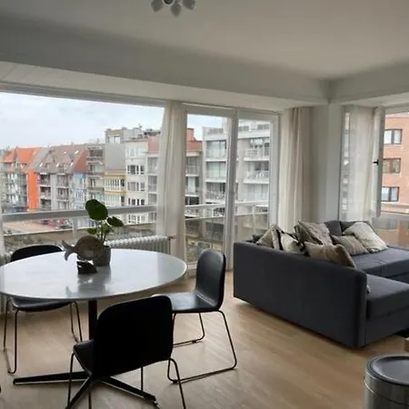Leonie Apartment *